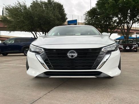 Used 2025 Nissan Sentra SV FWD image 4