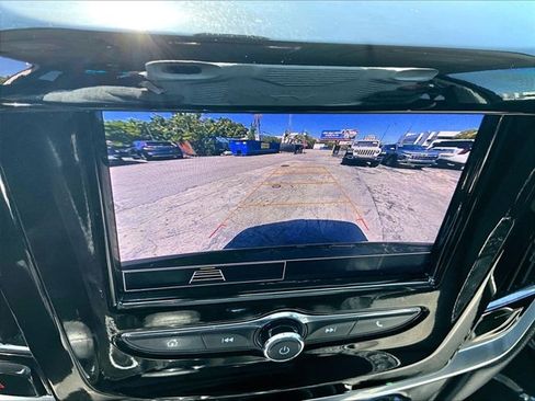 Used 2021 Chevrolet Traverse LT FWD image 22