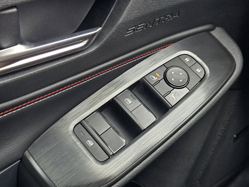 New 2026 Nissan Sentra SR FWD image 22