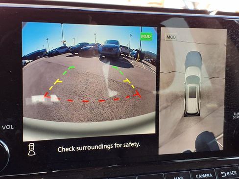 Certified 2024 Nissan Pathfinder SL image 19