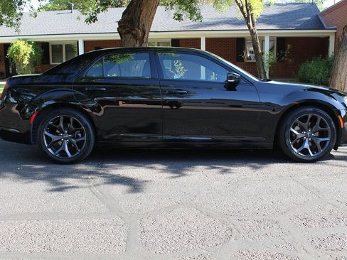 Used 2023 Chrysler 300 S RWD image 3