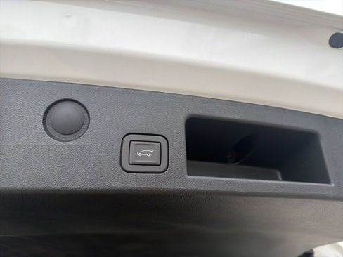 New 2026 GMC Terrain AT4 w/ Convenience Package III image 34