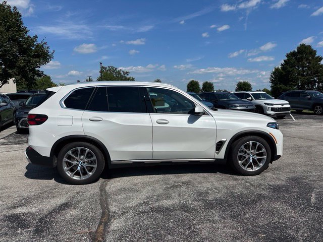 Certified 2026 BMW X5 xDrive50e w/ Premium Package AWD/4WD image 8