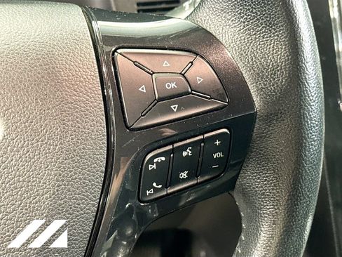 Used 2018 Ford Explorer XLT w/ Equipment Group 202A FWD image 13