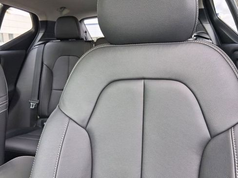 New 2026 Volvo XC40 B5 Ultra w/ Protection Package Premier AWD/4WD image 18