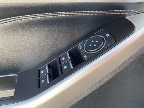 Used 2022 Ford Explorer XLT w/ Equipment Group 202A image 30