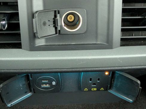 Used 2022 Ford F150 Lariat AWD/4WD image 8
