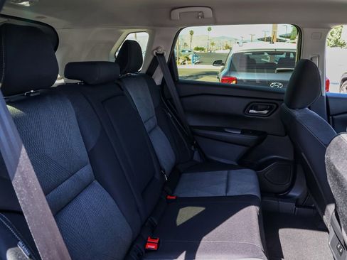 Used 2025 Nissan Rogue SV FWD image 18