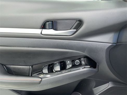 Certified 2024 Nissan Altima 2.0 SR image 22