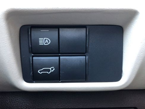 Used 2022 Toyota Highlander XLE image 24