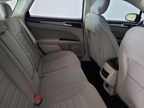 Used 2019 Ford Fusion SE FWD image 19