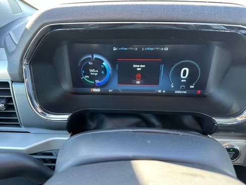 Used 2022 Ford F150 Lightning XLT image 34