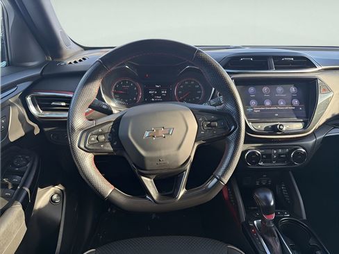Used 2023 Chevrolet TrailBlazer RS w/ Sun and Liftgate Package image 13