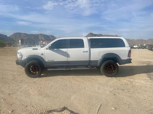 Used 2021 RAM 2500 Big Horn w/ Level 1 Equipment Group AWD/4WD image 2