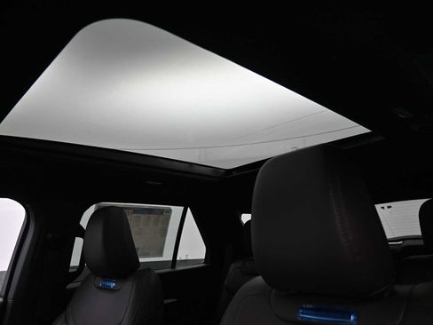 New 2026 Ford Explorer Platinum image 24