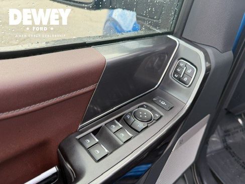 Used 2021 Ford F150 Lariat AWD/4WD image 11