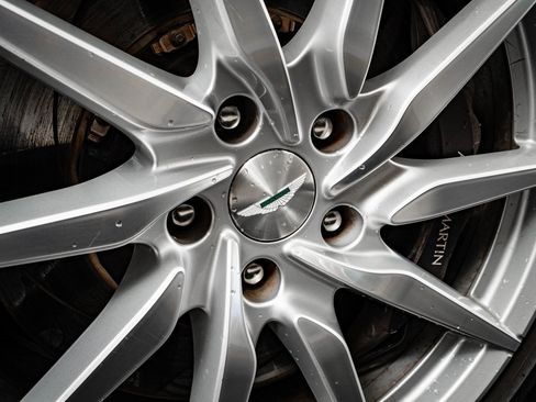 Used 2020 Aston Martin V8 Vantage Coupe image 8