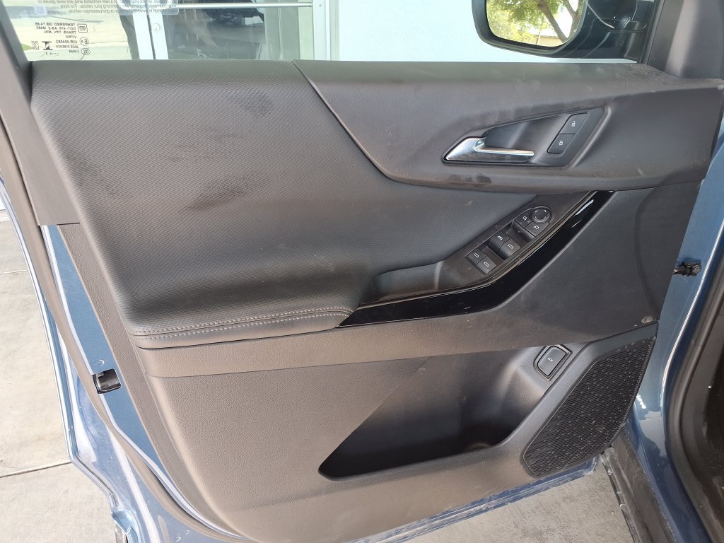 Used 2025 Chevrolet Equinox LT w/ Convenience Package II AWD/4WD image 16