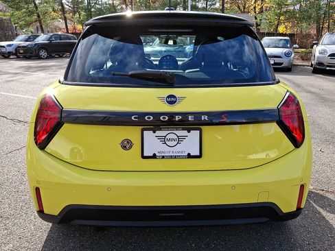 Certified 2025 MINI Cooper S image 6