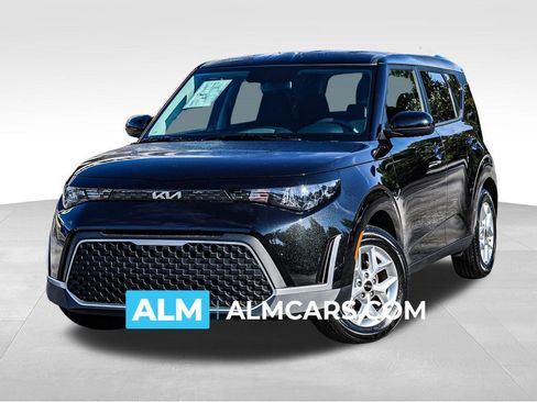 Used 2025 Kia Soul LX w/ LX Technology Package FWD image 1
