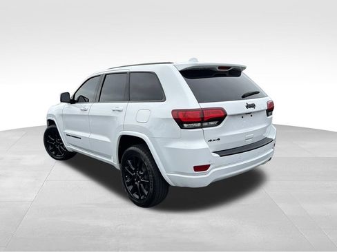 Used 2022 Jeep Grand Cherokee Laredo X AWD/4WD image 5