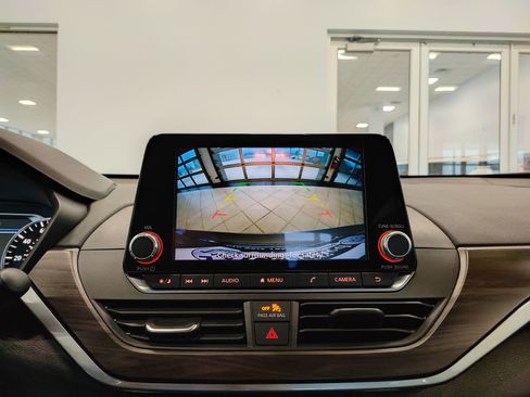 Used 2024 Nissan Altima 2.5 SV image 23