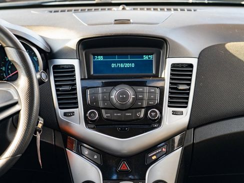 Used 2014 Chevrolet Cruze LT image 19