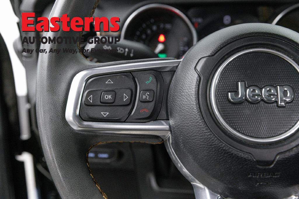 Used 2023 Jeep Wrangler Unlimited Sahara AWD/4WD image 16