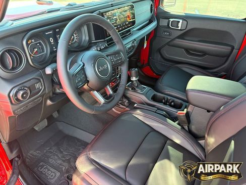 New 2026 Jeep Wrangler Unlimited Rubicon AWD/4WD image 15