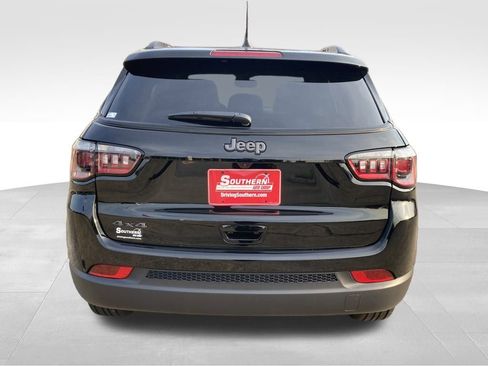 New 2025 Jeep Compass Latitude w/ Sun & Sound Group image 4
