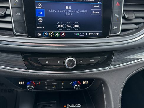 Used 2023 Buick Enclave Essence image 16