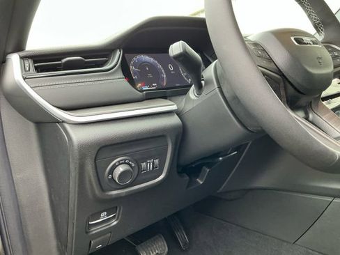 New 2026 Jeep Grand Cherokee L 4WD image 25