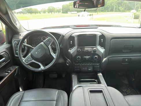 Used 2019 Chevrolet Silverado 1500 LT Trail Boss AWD/4WD image 9