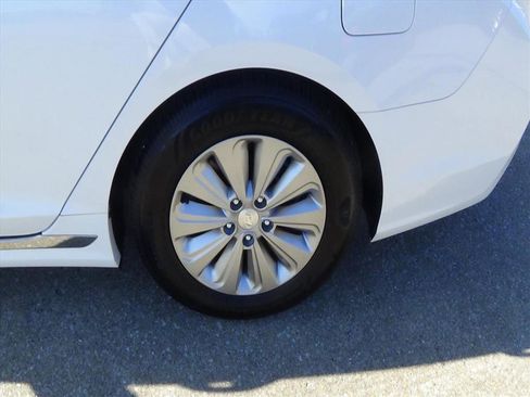 Used 2016 Hyundai Sonata SE image 12