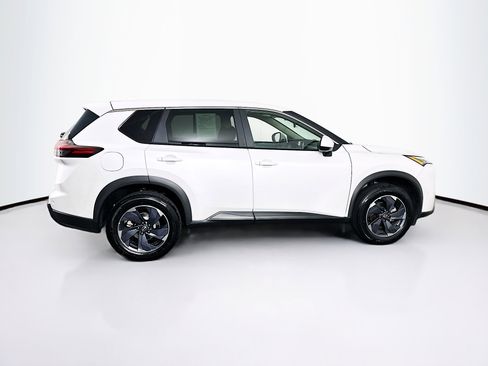 Used 2025 Nissan Rogue SV image 10