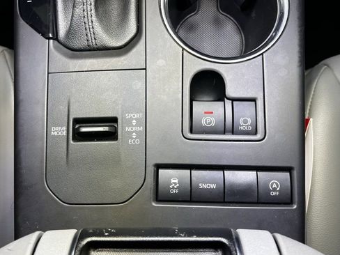 Certified 2021 Toyota Highlander XLE image 35