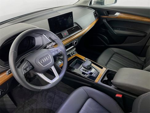 Used 2023 Audi Q5 2.0T Premium Plus w/ Premium Plus Package image 9