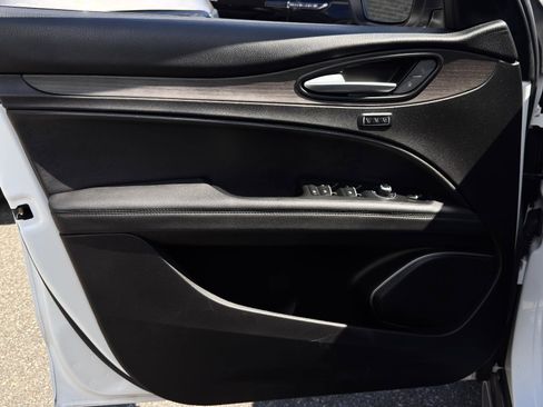 Used 2022 Alfa Romeo Stelvio Ti image 10