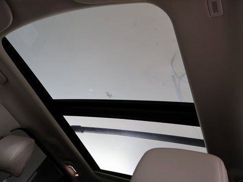 Used 2022 Ford Expedition Limited image 30