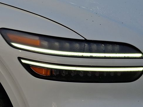 Certified 2026 Genesis GV70 3.5T Sport Prestige AWD/4WD image 9