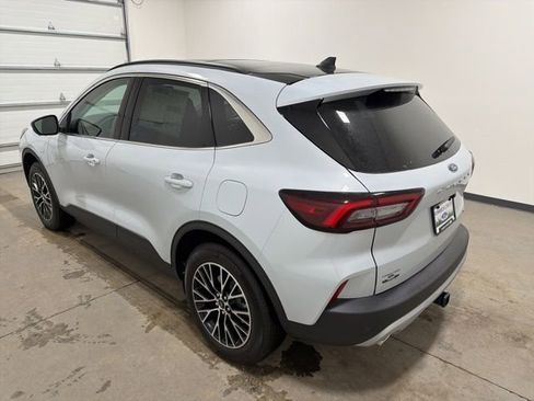 New 2026 Ford Escape SE w/ PHEV Premium Package image 6