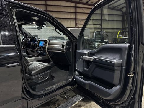 Used 2020 Ford F350 Platinum w/ Tremor Off-Road Package image 26