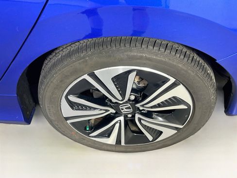 Used 2018 Honda Civic EX-T image 30