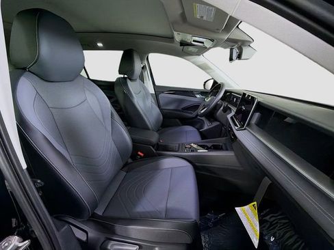 New 2026 Volkswagen Tiguan SE FWD image 27