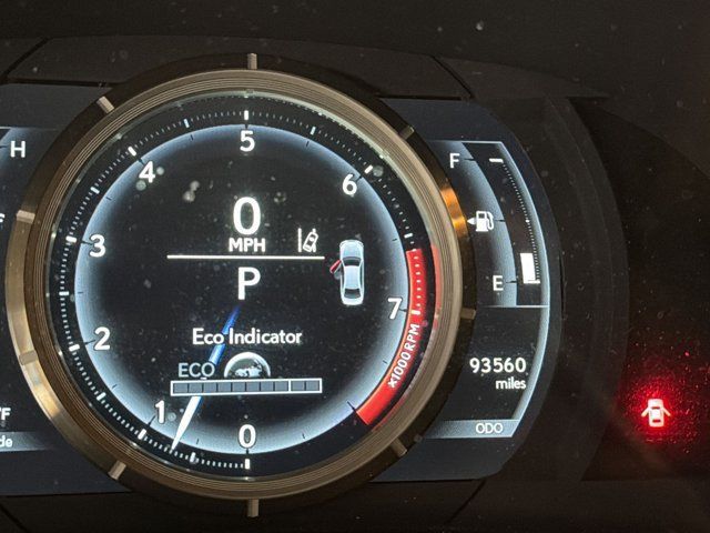 Used 2017 Lexus IS 350 F Sport w/ F Sport Package RWD image 18