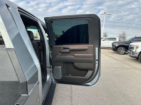 Used 2024 GMC Sierra 2500 Denali w/ Denali Reserve Package image 14