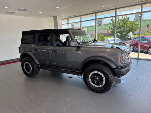 Used 2023 Ford Bronco Big Bend w/ Sasquatch Package AWD/4WD image 1