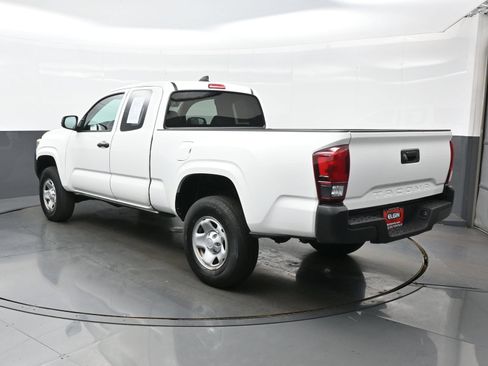 Used 2022 Toyota Tacoma SR AWD/4WD image 4