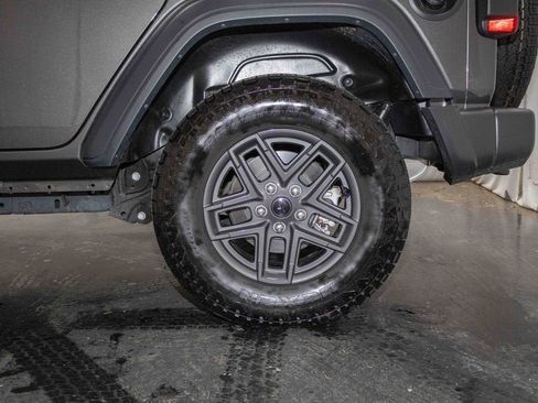Used 2024 Jeep Wrangler Sport S image 9