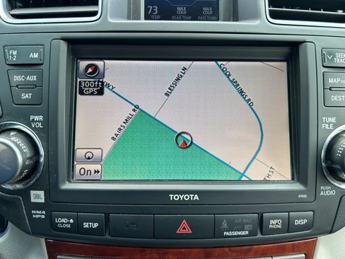 Used 2012 Toyota Highlander Limited w/ Tow Pkg AWD/4WD image 19